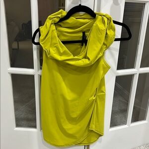 Chic Yellow Sleeveless Top